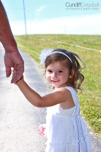 Ava Weddle Walking With Papa Heather Cundiff Creative
